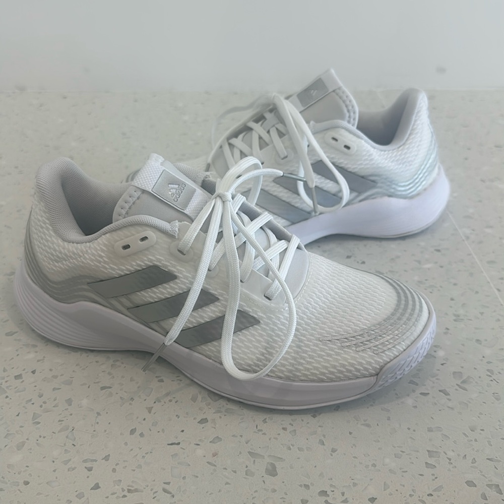 Adidas Bounce GX8187 Women's White Running Sneakers Size 6.5 Like New Worn Once